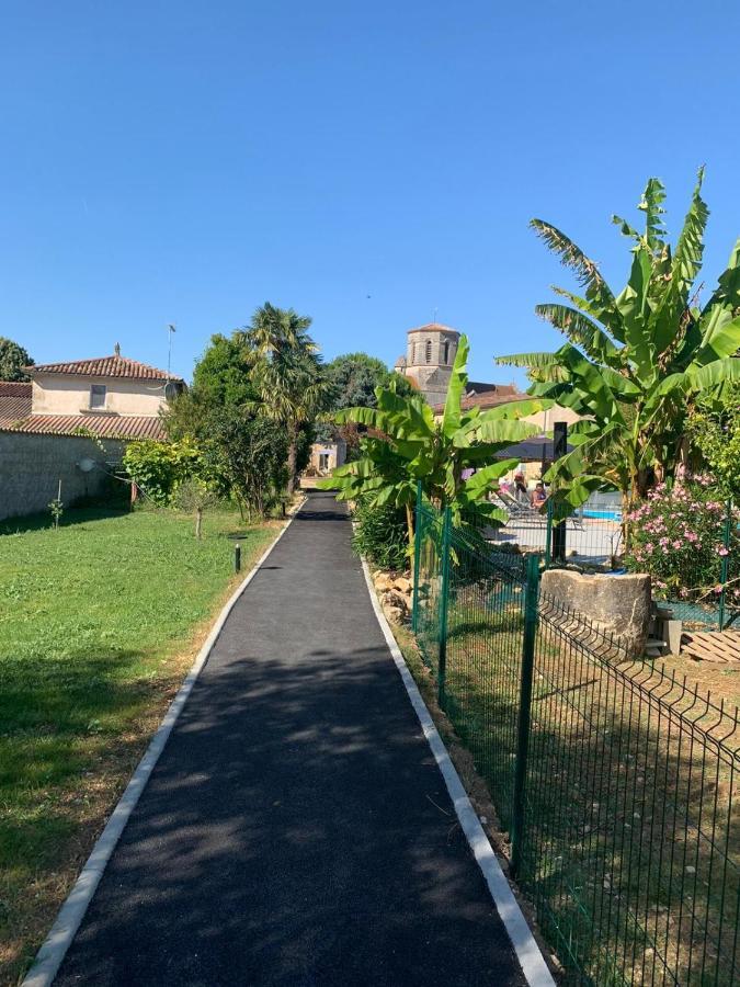 Jardin D'Arcy - Chambres D'Hotes Avec Piscine Et Spa Bois 외부 사진