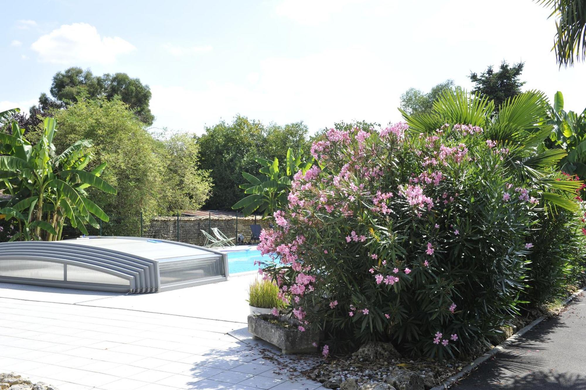 Jardin D'Arcy - Chambres D'Hotes Avec Piscine Et Spa Bois 외부 사진