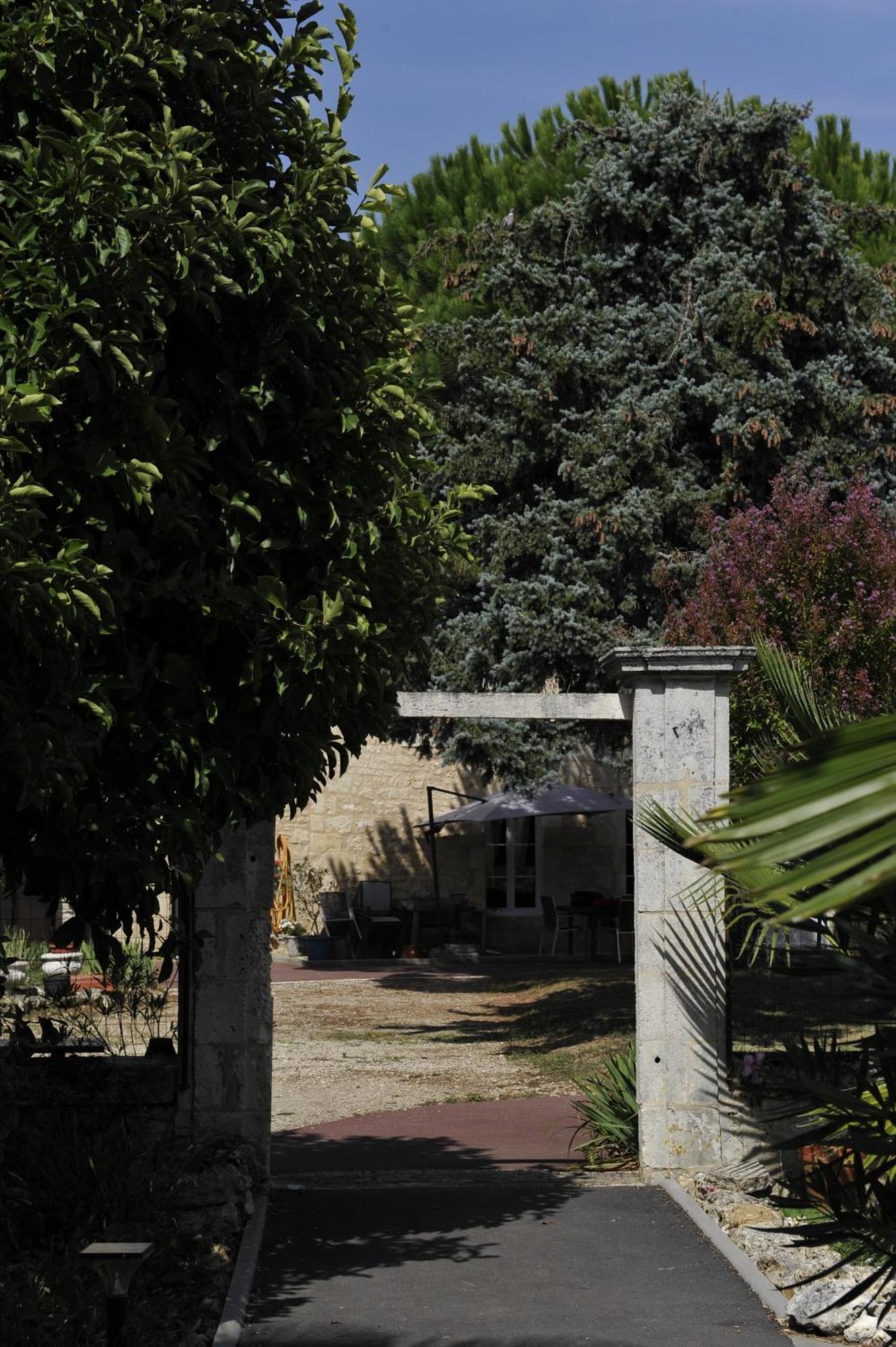 Jardin D'Arcy - Chambres D'Hotes Avec Piscine Et Spa Bois 외부 사진